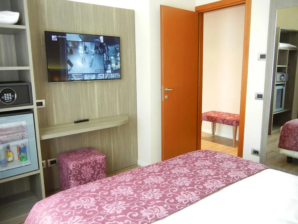Delle Nazioni Milan Hotel 3*,